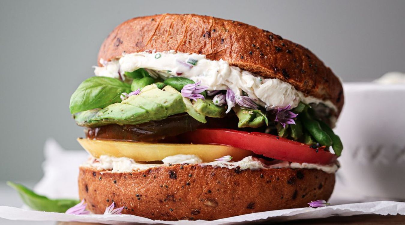 fresh-veggie-bagel-sandwich-recipe