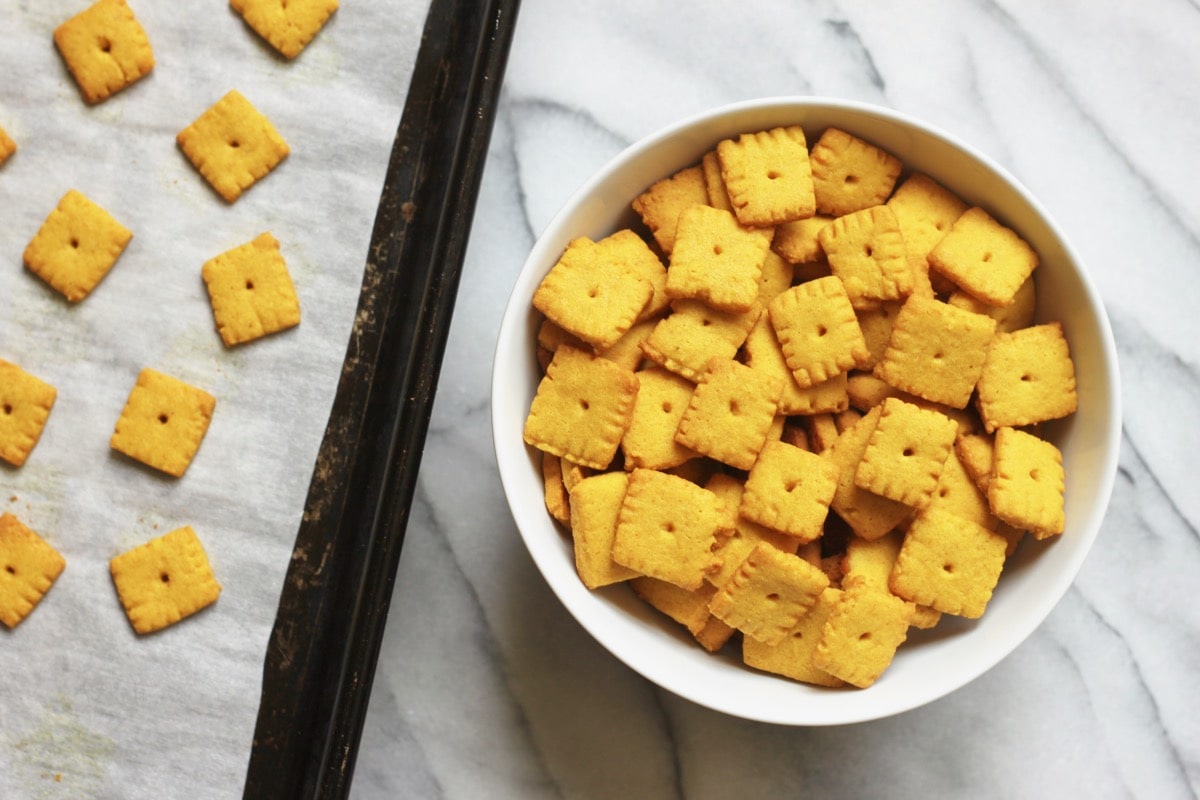 gluten-free-cheese-crackers-recipe