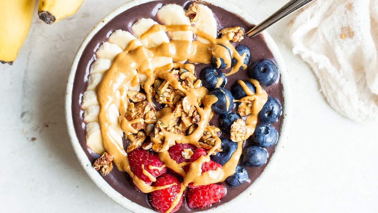 paleo-and-vegan-tropical-acai-bowl-recipe