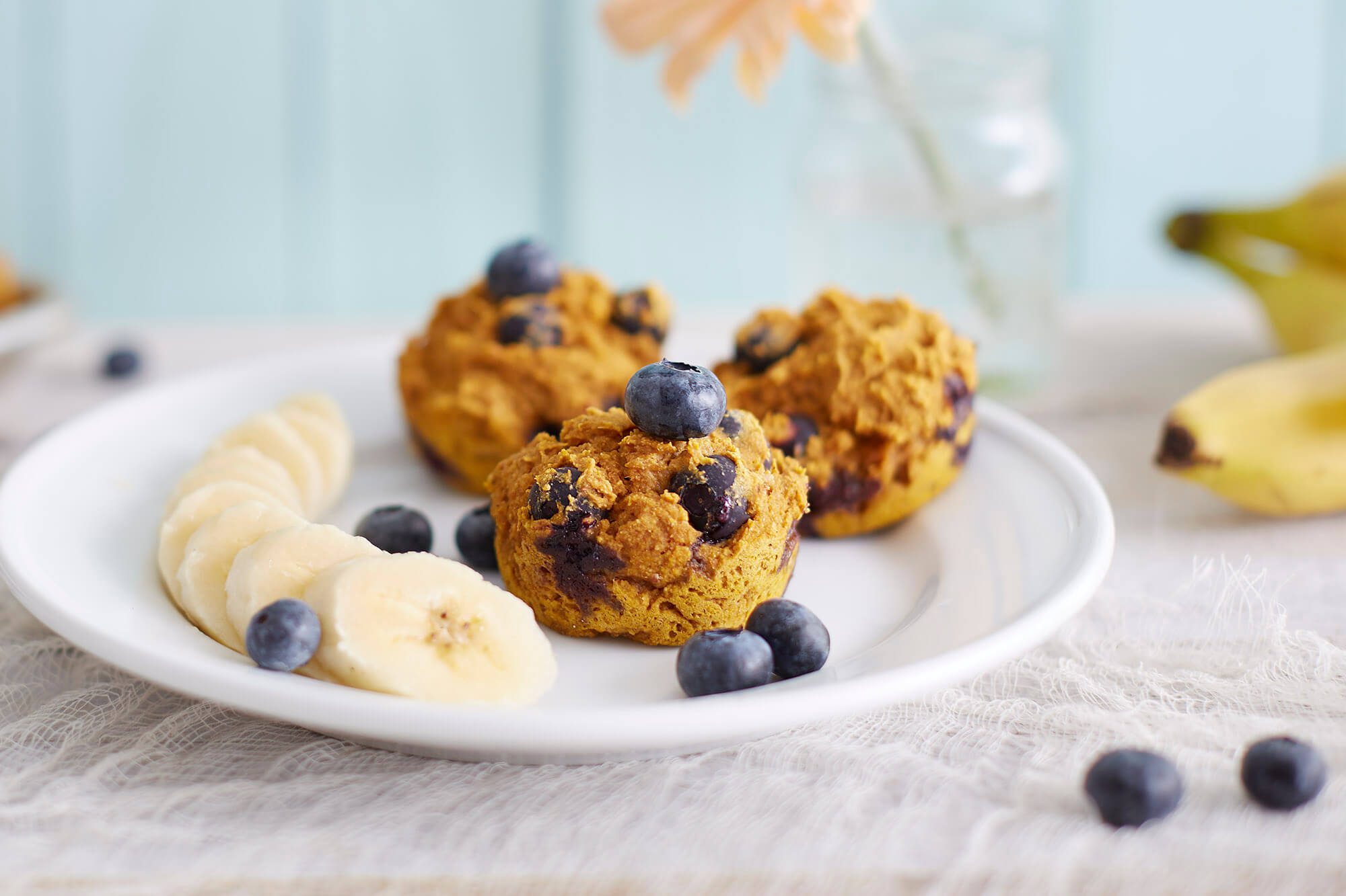 vegan-blueberry-and-banana-oatmeal-muffins-recipe